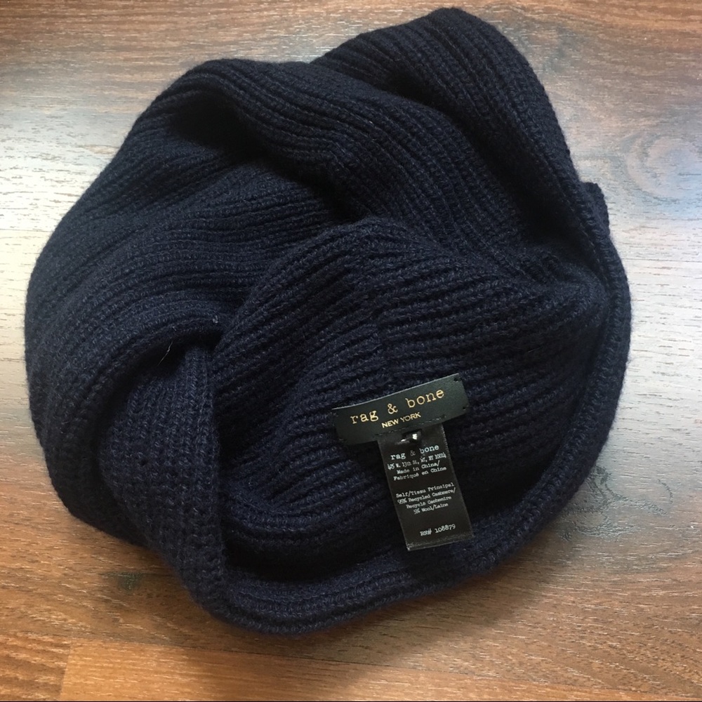 NWOT - Rag&Bone thick knit infinity scarf/neckwrap